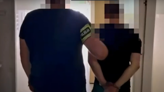 KRADŁ Z OTWARTYCH SAMOCHODÓW - GROZI MU DO 5 LAT WIĘZIENIA