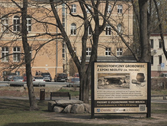 BEZTROSKA ROZRYWKA NA GROBOWCU