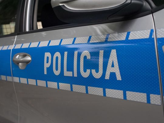 Nocny drift w okolicach Ostródy. BMW "poleciało bokiem", a 20-latek stracił prawo jazdy