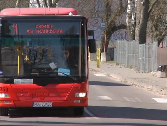 CORAZ MNIEJ AUTOBUSÓW