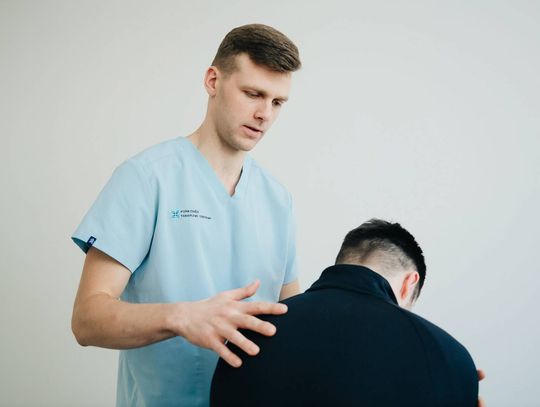 Masażysta w Siedlcach – jak masaż leczniczy wspiera rehabilitację i codzienne funkcjonowanie?