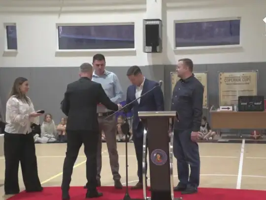 NOWA HALA TESTUJE CHARAKTER