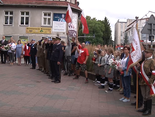 OSTRÓDZIANIE W HOŁDZIE BOHATEROM