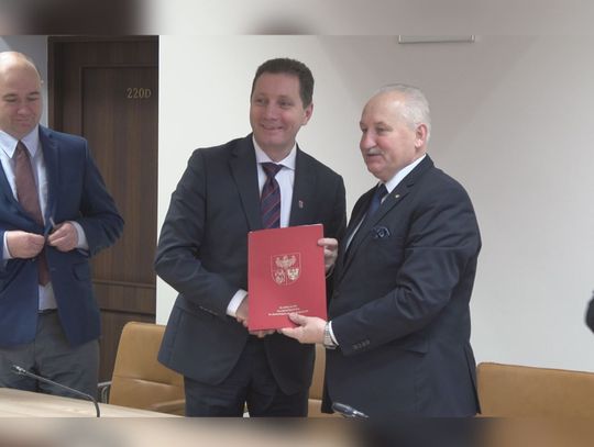 PIENIĄDZE NA AUTOBUSY I E-USŁUGI
