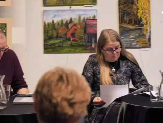 POPATRZEĆ, JAK ROSNĄ KAMIENIE