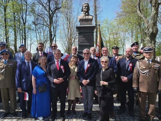 POWAŻNIE I RADOŚNIE - OBCHODY 3-MAJOWE