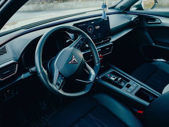 Serwis Cupra w Warszawie – czego oczekiwać od obsługi technicznej i jak dbać o sportowy charakter samochodu?