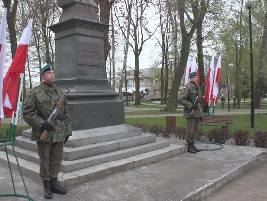 TRZECI MAJA OFICJALNIE