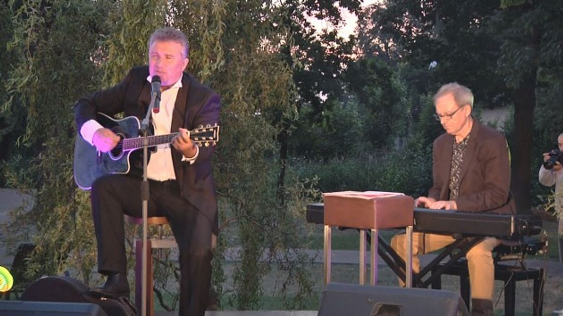 CO NAM W DUSZY GRA? CO NAM W DUSZY GRA?