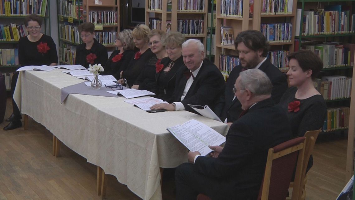''KANDYDATKI NA ŻONĘ'' W BIBLIOTECE ''KANDYDATKI NA ŻONĘ'' W BIBLIOTECE