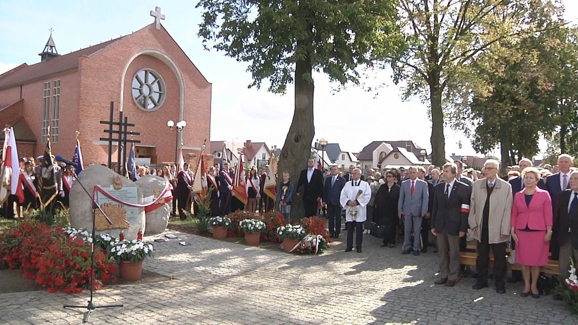 MONUMENT ODSŁONIĘTY