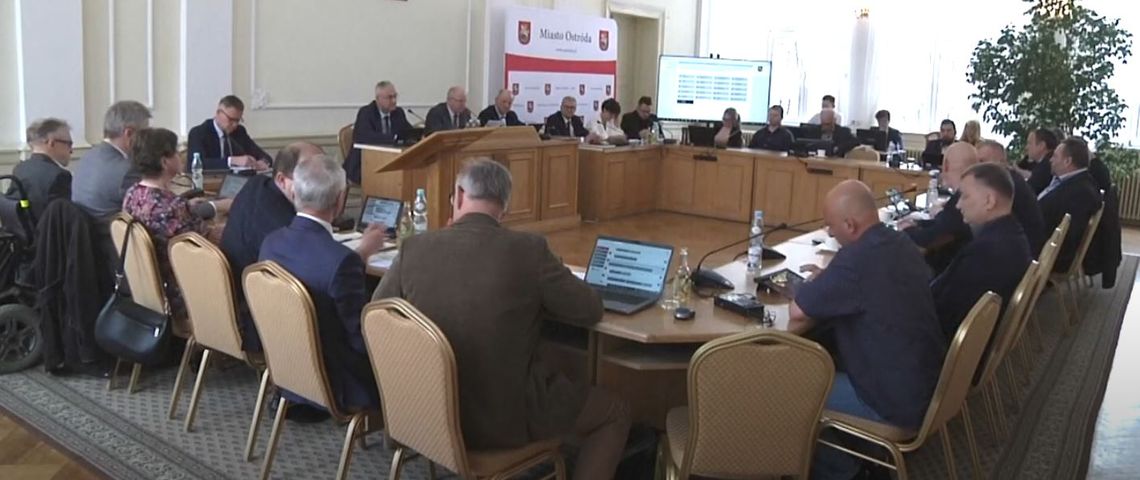 Radni miejscy w obecności pokrzywdzonej wysłuchali przeprosin burmistrza Ostródy