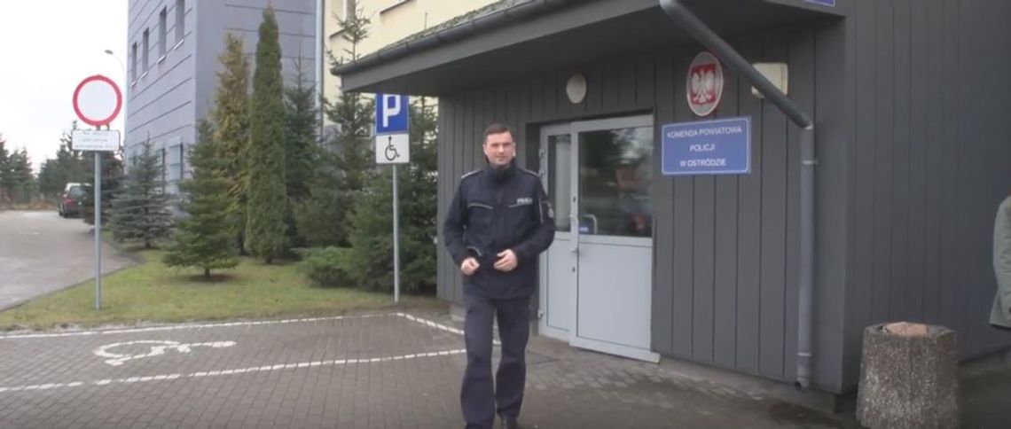 SKOK Z DACHU I ATRAPA BRONI SKOK Z DACHU I ATRAPA BRONI