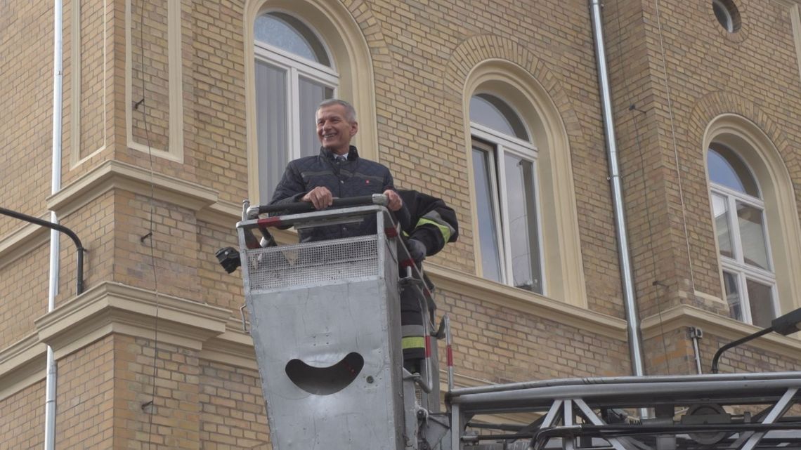 SŁUŻBY MUNDUROWE NIE ZWALNIAJĄ TEMPA SŁUŻBY MUNDUROWE NIE ZWALNIAJĄ TEMPA